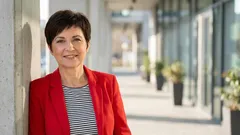 Hoe draag je gewaagde kleuren: 3 stijltrucs om er gedurfd uit te zien zonder je outfit te verpesten