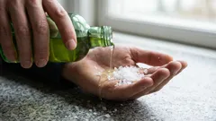 Meng afwasmiddel met zout. Het resultaat is ongelooflijk